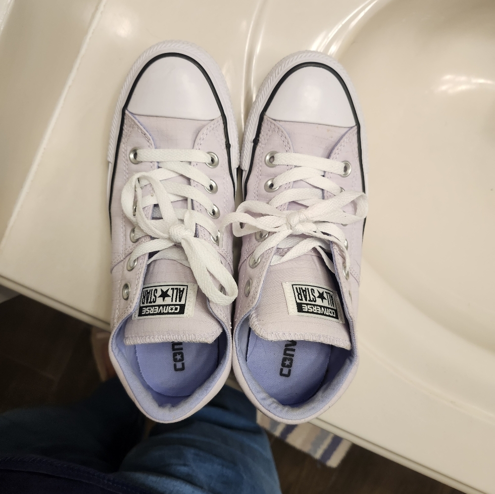 Size 7 lilac lavender light purple Converse Chuck Taylor shoes sneakers